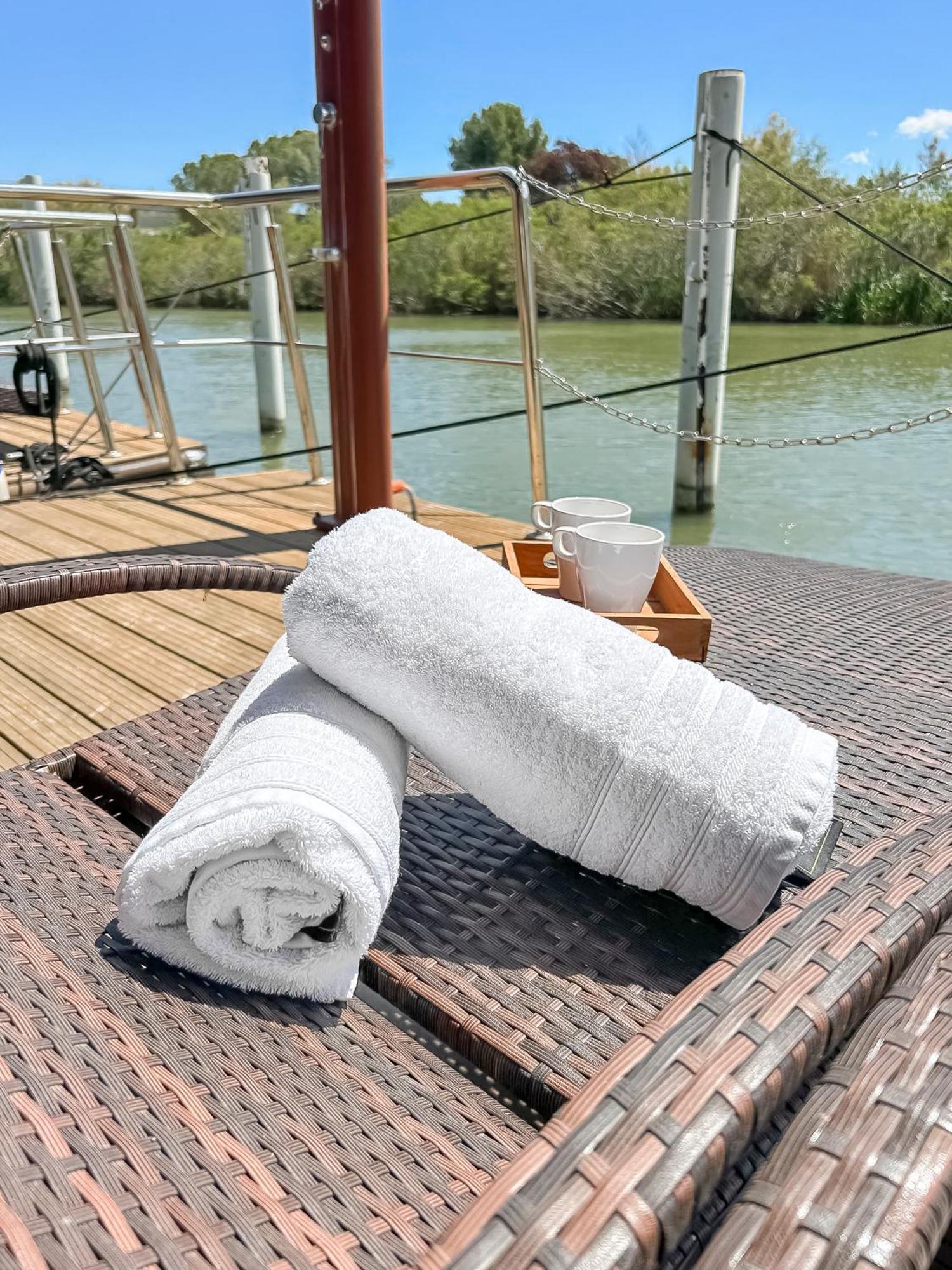 Sejour Unique Sur Un Bateau "Marius" Hotel Vauvert Buitenkant foto